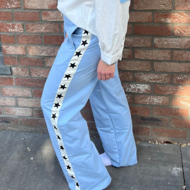 Broek met sterren op zijkant
